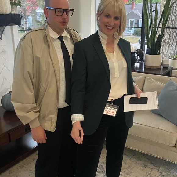 Stylish 10” Blonde Bob Wig - Picture 2 of 2